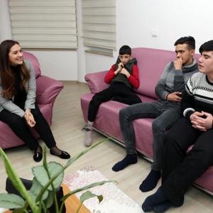Funda VAROL Hanımefendi, İl Müdürlüğümüze bağlı Çocuk Evleri Sitesini ziyaret ederek çocuklarımızla bir araya geldi. - fotoğraf 4