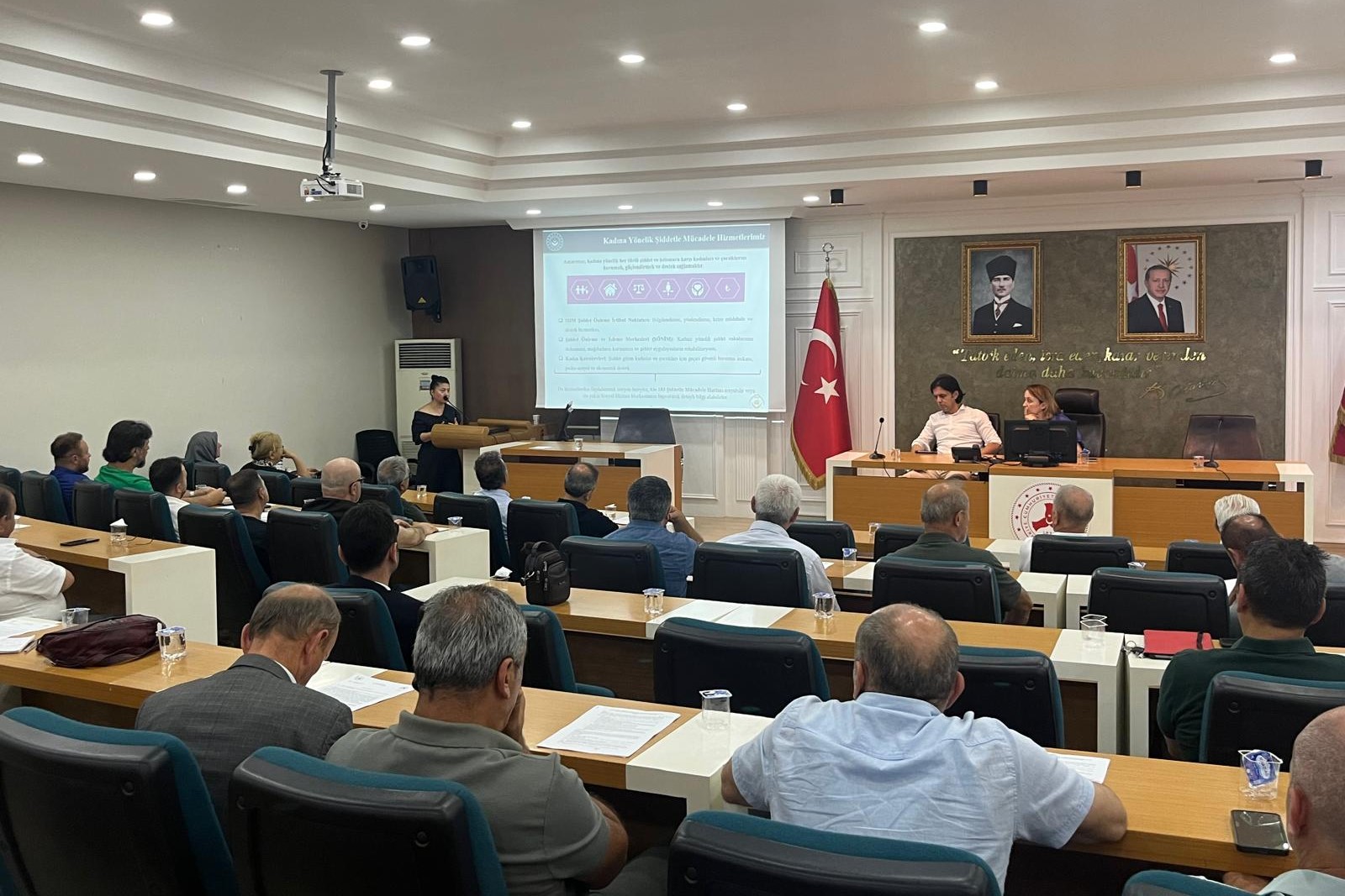 Muhtarlara Sosyal Risk Haritası Bilgilendirme Toplantısı Düzenlendi