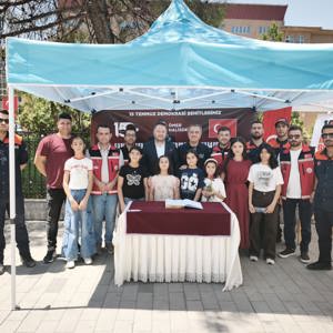 Demokrasi ve Millî Birlik Günü Çadırı Ziyaret Edildi - fotoğraf 3