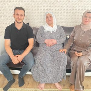 15 Temmuz Demokrasi ve Millî Birlik Günü kapsamında şehit yakınları ve gazi ailelerine ziyaretler - fotoğraf 3