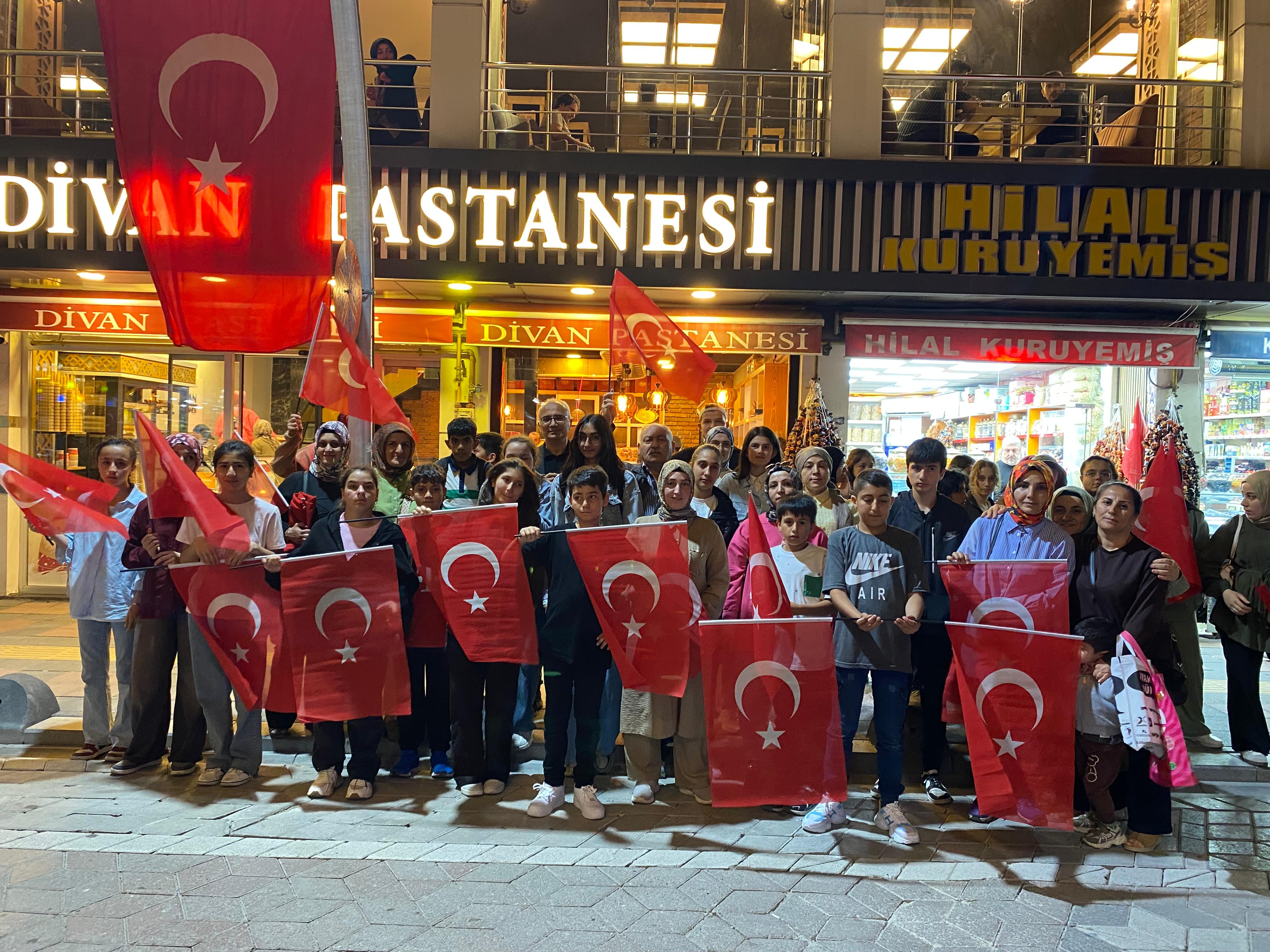 15 Temmuz Demokrasi ve Millî Birlik Günü’nü, ilimizde tam bir birlik, beraberlik ve kardeşlik ruhuyla andık!