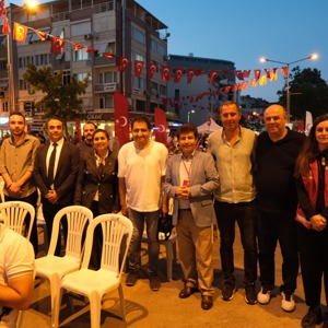 Demokrasi ve Millî İrade İçin Tek Yürek - fotoğraf 2