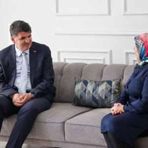 Valimiz Sayın Ömer Kalaylı ve İl Müdürümüz Çetin Tutaş’tan Şehit Ailelerimize Ziyaret - fotoğraf 1
