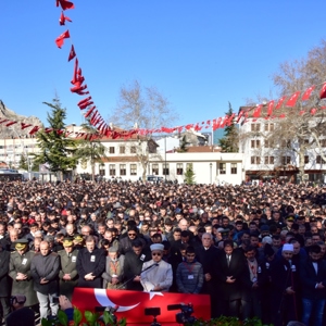 Şehit Teğmen Sinan BİLİR Son Yolculuğuna Uğurlandı - fotoğraf 7