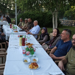 Kırşehir Aile ve Sosyal Hizmetler İl Müdürlüğü olarak, vatanımızın bağımsızlığı ve milletimizin huzuru için fedakârlık gösteren kahraman gazilerimizi ve kıymetli ailelerini Merkez Huzurevimizde misafir etmenin mutluluğunu yaşadık. - fotoğraf 4