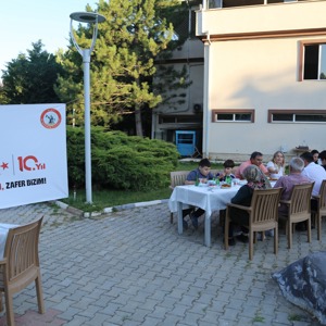 Kırşehir Aile ve Sosyal Hizmetler İl Müdürlüğü olarak, vatanımızın bağımsızlığı ve milletimizin huzuru için fedakârlık gösteren kahraman gazilerimizi ve kıymetli ailelerini Merkez Huzurevimizde misafir etmenin mutluluğunu yaşadık. - fotoğraf 6