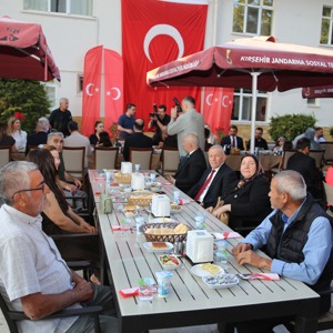 15 Temmuz Demokrasi ve Milli Birlik Günü kapsamında Kırşehir Aile ve Sosyal Hizmetler İl Müdürlüğü olarak anlam dolu bir gün yaşadık. - fotoğraf 7