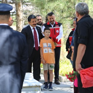 15 Temmuz Demokrasi ve Milli Birlik Günü kapsamında Kırşehir Aile ve Sosyal Hizmetler İl Müdürlüğü olarak anlam dolu bir gün yaşadık. - fotoğraf 1