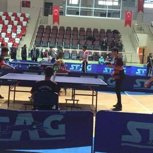 Çocuklarımız İlimizde gerçekleştirilen Masa tenisi turnuvasına katıldılar - fotoğraf 1