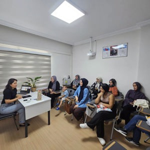 Salihli’de Kursiyerlere Dijital Ebeveynlik Eğitimi Verildi - fotoğraf 1