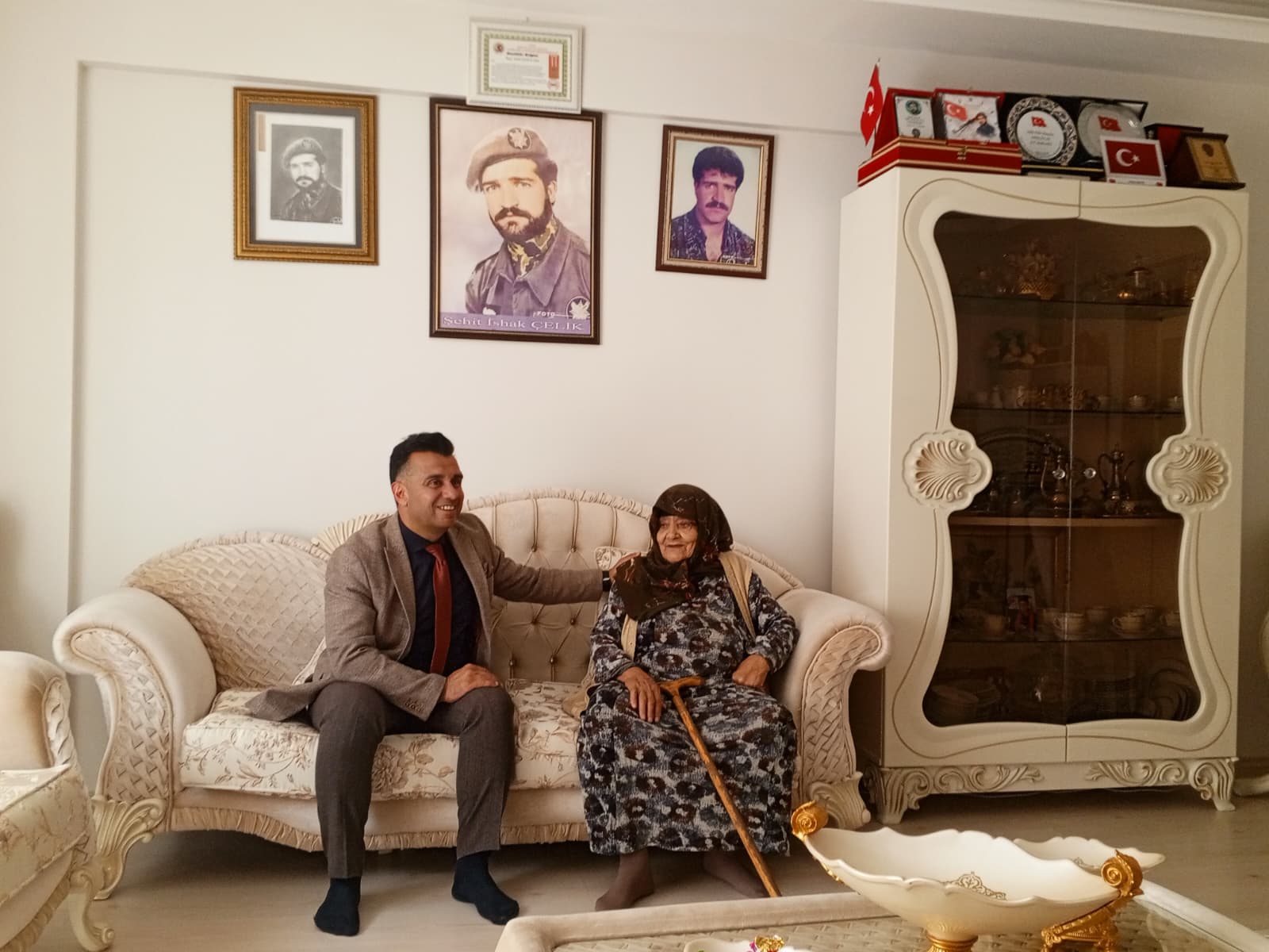 Şehit Polis Memuru İshak Çelik’in Kıymetli Annesini Ziyaret Ettik.