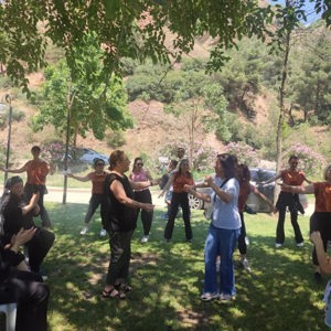 Salihli Huzurevi Sakinlerimiz Öğrencilerle Kuşaklar Arası Buluşmada Bir Araya Geldi - fotoğraf 2