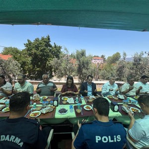 Gördes Huzurevinde 15 Temmuz Demokrasi ve Millî Birlik Günü Anma Programı Gerçekleştirildi - fotoğraf 7