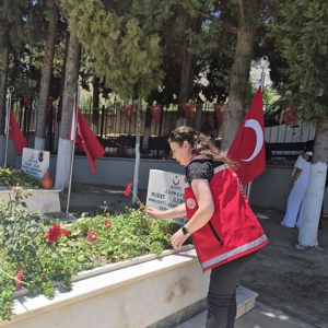 Akhisar Şehitliğinde 15 Temmuz Anma Programına Katılım Sağlandı - fotoğraf 3