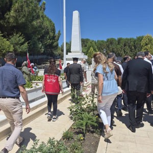 Akhisar Şehitliğinde 15 Temmuz Anma Programına Katılım Sağlandı - fotoğraf 4