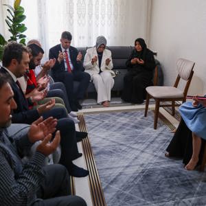 15 Temmuz Demokrasi ve Millî Birlik Günü’nde Şehit Hanelerine Anlamlı Ziyaret - fotoğraf 1