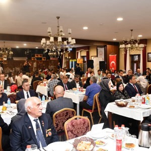 📍15 Temmuz Demokrasi ve Milli Birlik Günü'nün 10. Yılı Münasebetiyle Onurlarına Yemek Programı Düzenlendi - fotoğraf 4