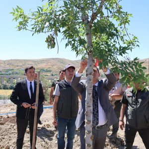 15 Temmuz Şehitlerimizin Hatırası Fidanlarla Yaşatılıyor - fotoğraf 2