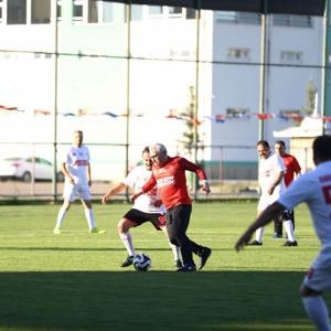 15 Temmuz’un Aziz Hatırası Dostluk Futbol Karşılaşmasıyla Yaşatıldı - fotoğraf 2