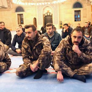 Özel Harekât Polisi Şehit Gültekin TIRPAN için mevlid programı düzenlendi - fotoğraf 4