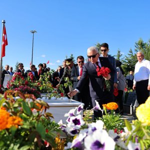 Vatan Uğruna Can Veren Aziz Şehitlerimiz Rahmetle Anıldı - fotoğraf 8