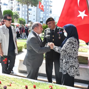 15 Temmuz Şehitleri ve Aileleri Ziyaret Edildi - fotoğraf 1