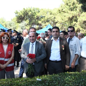 15 Temmuz Şehitleri ve Aileleri Ziyaret Edildi - fotoğraf 12