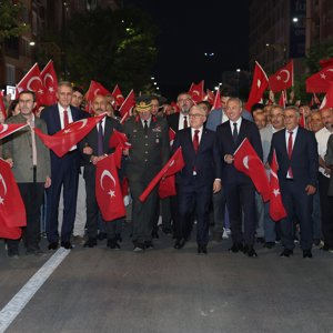 Binlerce Sivaslı Bayraklarla Tek Yürek Oldu - fotoğraf 2