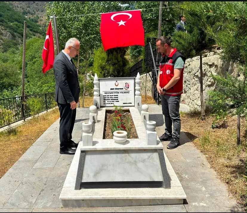 Şehit Öğretmen Necmettin Yılmaz Dualarla ve Rahmetle Anıldı