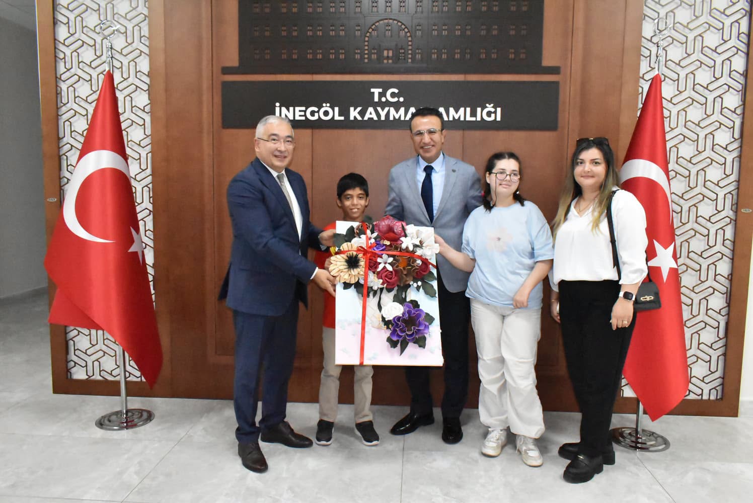 Bakanlığımızın Hizmetleri İnegöl Kaymakamı Ayhan Akpay ile Paylaşıldı