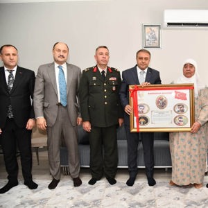 15 Temmuz Şehidimizin Kıymetli Ailesi ve Kahraman Gazimizi Ziyaret Ettik  - fotoğraf 1