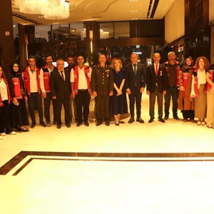 15 Temmuz Vesilesiyle Aziz Şehitlerimizin Kıymetli Aileleri ve Kahraman Gazilerimizle Yemekte Buluştuk - fotoğraf 27