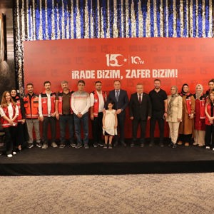 15 Temmuz Vesilesiyle Aziz Şehitlerimizin Kıymetli Aileleri ve Kahraman Gazilerimizle Yemekte Buluştuk - fotoğraf 28