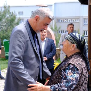 İl Müdürümüz Emre Çalğan’dan Huzurevindeki Çınarlarımıza Anneler Günü Ziyareti - fotoğraf 1