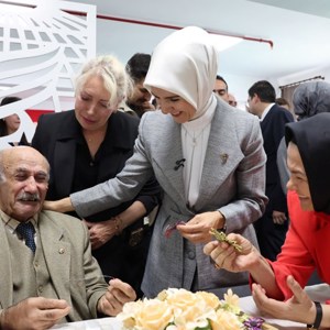 Bakanımız Göktaş, Eskişehir'de Yaşlı Aktif Yaşam Merkezi'nin açılışında konuştu - fotoğraf 4