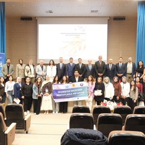 “Geçmişten Geleceğe Mektuplarla Bir Araya” Projesi Duygu Dolu Bir Kapanış Programıyla Tamamlandı - fotoğraf 3