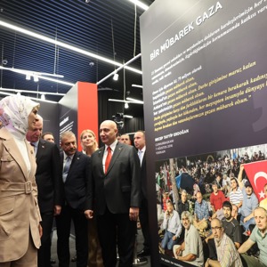 Bakanımız Göktaş, Vakıfbank'ın "İrade Bizim Zafer Bizim Sergisi"ne katıldı - fotoğraf 1
