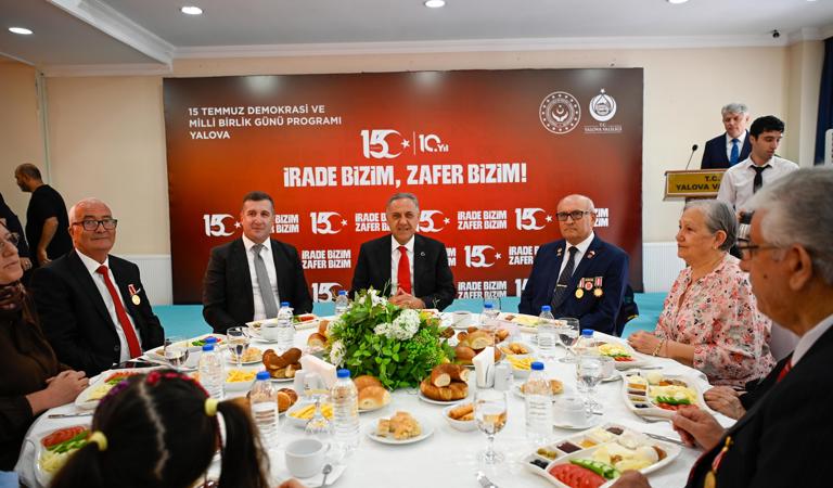 15 Temmuz Demokrasi ve Millî Birlik Günü'nde Şehit Yakınları ve Gazilerimiz Onuruna Kahvaltı Programı Düzenlendi