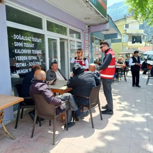Sosyal Hizmet Mobil Aracı Dikmen ve Gerze'de Vatandaşlarla Buluştu - fotoğraf 3