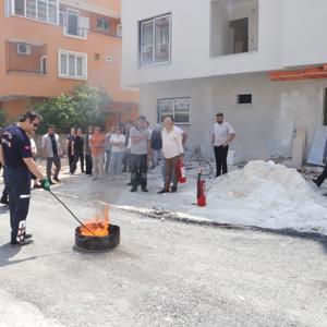 İl Müdürlüğümüz personellerine, Adana Büyükşehir Belediyesi İtfaiye Daire Başkanlığınca yangın güvenliği eğitimi ve tatbikatı gerçekleştirildi - fotoğraf 5