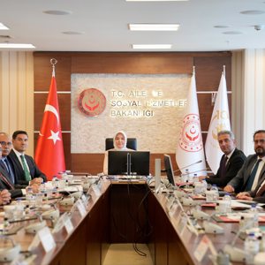 Bakan Yardımcımız Sn. Leman Yenigün Başkanlığında Kamu Çocuk Bakımevlerinin Yaygınlaştırılmasına Yönelik Mevzuat Tanıtım Toplantısı Gerçekleştirildi. - fotoğraf 3