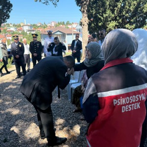 Akçakoca'da Şehitlerimizin Kabirleri Dualarla Ziyaret Edildi. - fotoğraf 1