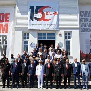 15 Temmuz Demokrasi ve Millî Birlik Günü Fotoğraf Sergisi Ziyaret Edildi - fotoğraf 1