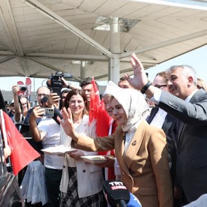 Aile ve Sosyal Hizmetler Bakanımız Göktaş Kapıkule'de gurbetçileri karşıladı - fotoğraf 1