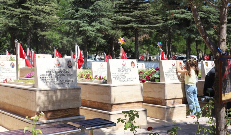 15 Temmuz Şehitleri Seneidevriyelerinde Dualarla Yâd Edildi