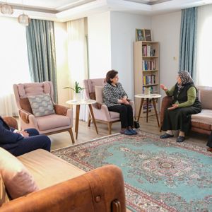 Valimizin Eşi Süreyya Yavuz Hanımefendinin Teşrifleriyle Şehit Ailemize Ziyaret  - fotoğraf 2