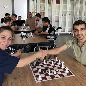 Özel Gereksinimli Bireylerin Katılımıyla Satranç Turnuvası Gerçekleştirildi - fotoğraf 1