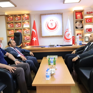 İl Müdürümüz Sayın Abdulhalim Ünalan, Erzincan Şehit Aileleri Derneğini ziyaret ederek Dernek Başkanı Sayın Abdulkadir Zengin ile bir araya geldi. - fotoğraf 2