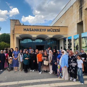“Kadınlar ve Çocuklar Birlikte Öğreniyor” Projesi Kapsamında Hasankeyf Gezisi - fotoğraf 2