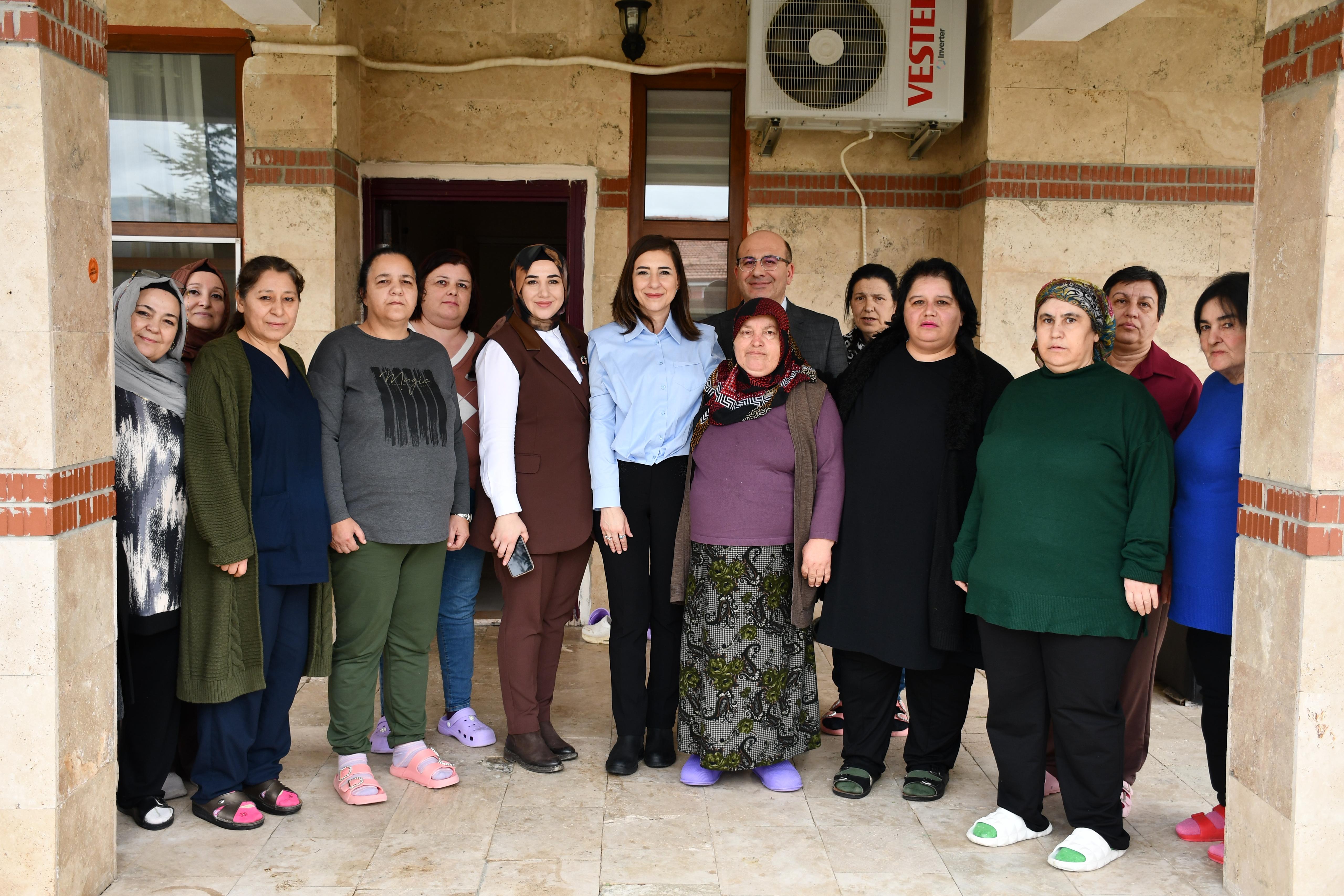 İl Müdürümüz Sayın Çiğdem AÇIKYILDIZ KAZEL, Ramazan Bayramı dolayısıyla Engelsiz Yaşam Merkezimizi ziyaret etti.